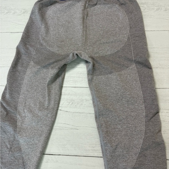 Lot of 2 Gymshark Leggings Women M Seamless Tight Preppy Purple Gray Gym Active - Picture 4 of 8